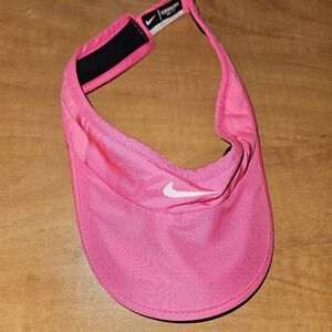 Nike Fit Dry Featherlight Visor Women’s One Size Pink/White Tennis Golf